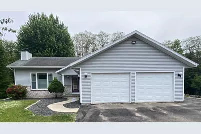 102 Dexter Drive, Cambria, WI 53923 - Photo 2