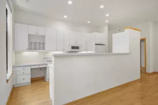 533 W Main Street, Madison, WI 53703 - Photo 14