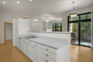533 W Main Street, Madison, WI 53703 - Photo 12