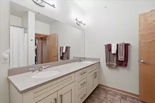 555 S Midvale Blvd, Madison, WI 53711 - Photo 18