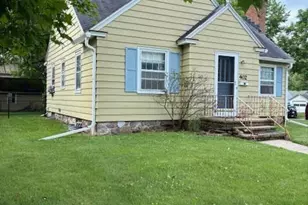 402 9th St, Baraboo, WI 53913 - Photo 2