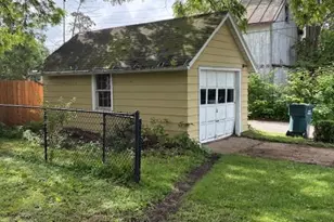 402 9th St, Baraboo, WI 53913 - Photo 6