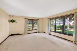 5 Parklawn Pl, Madison, WI 53705 - Photo 10