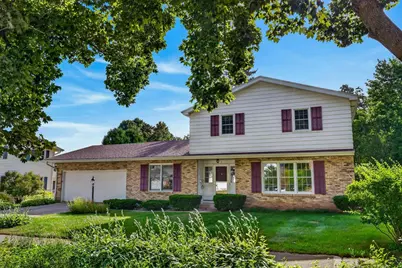 5 Parklawn Place, Madison, WI 53705 - Photo 2