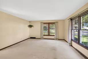 5 Parklawn Pl, Madison, WI 53705 - Photo 8