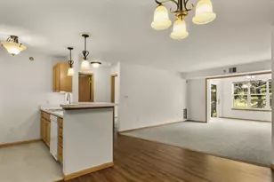 6801 Parkside Cir, Windsor, WI 53532 - Photo 16