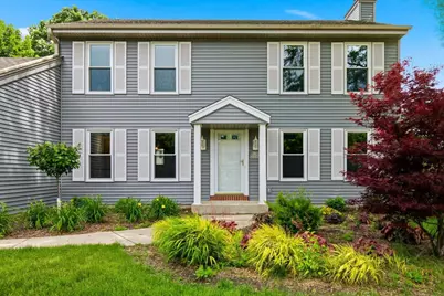 W169N10806 Redwood Lane, Germantown, WI 53022 - Photo 6