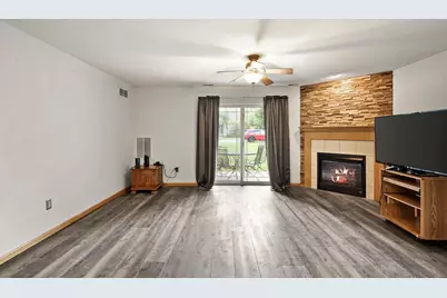 214 Douglas Drive, Brooklyn, WI 53521 - Photo 4
