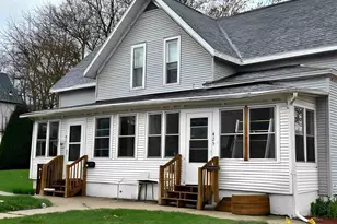 423-425 Center Ave, Janesville, WI 53548 - Photo 1