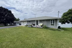 W2184 Melmar Dr, Markesan, WI 53946 - Photo 6