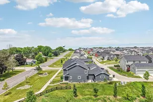 201 N Division St, Waunakee, WI 53597 - Photo 34