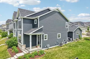 201 N Division St, Waunakee, WI 53597 - Photo 32