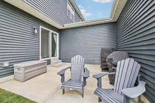 201 N Division St, Waunakee, WI 53597 - Photo 28