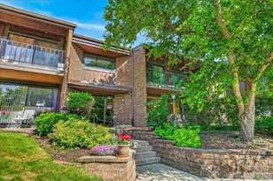 3108 Creekview Dr, Middleton, WI 53562 - Photo 2