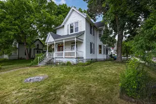 133 10th St, Baraboo, WI 53913 - Photo 2