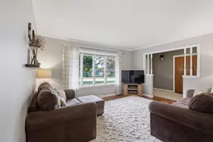 423 Butternut Dr, Oregon, WI 53575 - Photo 4