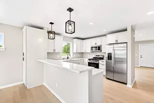 1061 Kamperschroer Wy, Sun Prairie, WI 53590 - Photo 6
