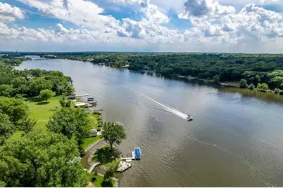 2230 S Riverside Drive, Beloit, WI 53511 - Photo 8