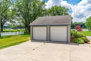 2230 S Riverside Dr, Beloit, WI 53511 - Photo 16