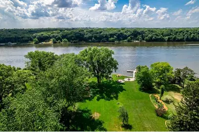 2230 S Riverside Drive, Beloit, WI 53511 - Photo 6