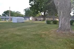 1125 N Pontiac Dr, Janesville, WI 53545 - Photo 6