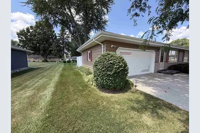 1125 N Pontiac Drive, Janesville, WI 53545 - Photo 8