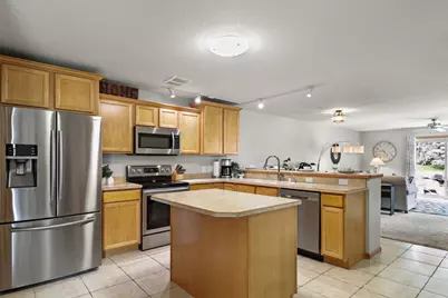 2914 Kentville Drive, Sun Prairie, WI 53590 - Photo 6