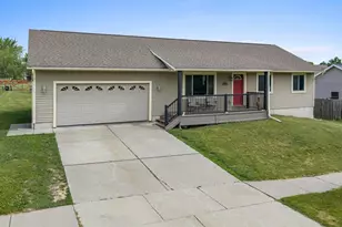 38 Dessa Rain Dr, Reedsburg, WI 53959 - Photo 2