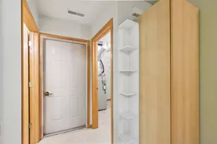 641 E Dayton St, Madison, WI 53703 - Photo 28