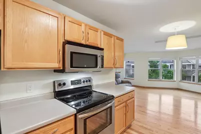 641 E Dayton Street, Madison, WI 53703 - Photo 10