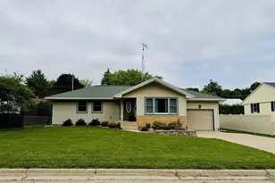 917 26th St, Monroe, WI 53566 - Photo 2