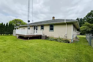 917 26th St, Monroe, WI 53566 - Photo 4