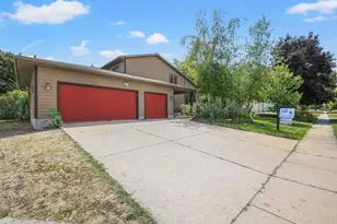 512 Dorn Dr, Waunakee, WI 53597 - Photo 40