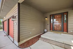 512 Dorn Dr, Waunakee, WI 53597 - Photo 2