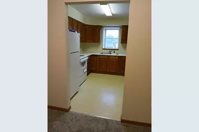 302 Railroad Street, Elroy, WI 53929 - Photo 4