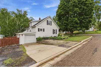 418 W Division Street, Ridgeville, WI 53533 - Photo 4