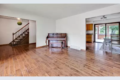 1289 Crossing Ridge Trail, Sun Prairie, WI 53590 - Photo 6
