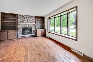 1289 Crossing Ridge Trail, Sun Prairie, WI 53590 - Photo 8