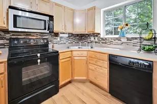 5241 Frisco Ct, Middleton, WI 53562 - Photo 12