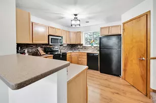 5241 Frisco Ct, Middleton, WI 53562 - Photo 8