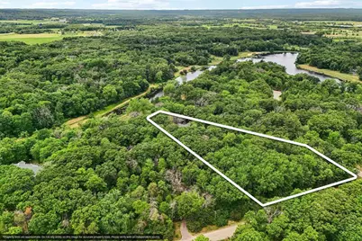 E10085 W Buck Bay, Reedsburg, WI 53959 - Photo 2