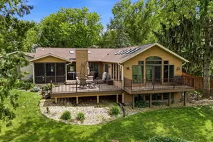 718 Arbor Vitae Pl, Verona, WI 53593 - Photo 2