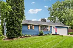 6 Green Ridge Ct, Madison, WI 53704 - Photo 1