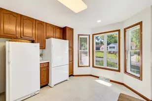 6122 Thornebury Dr, Madison, WI 53719 - Photo 8