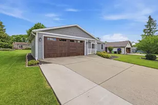 405 Eilbes Ave, Beaver Dam, WI 53916 - Photo 4