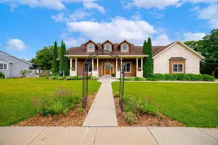 401 Highland Rd, Cambridge, WI 53523 - Photo 2
