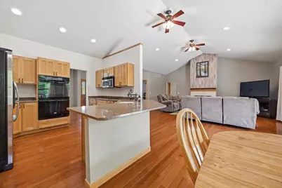 401 Highland Road, Cambridge, WI 53523 - Photo 16