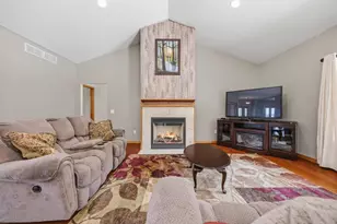 401 Highland Rd, Cambridge, WI 53523 - Photo 6