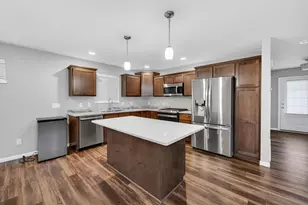 9338 Highland Gate Way, Madison, WI 53593 - Photo 4