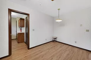 1302 E Garfield St, Mount Horeb, WI 53572 - Photo 8